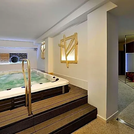 Bel Hotel *